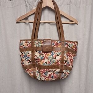 Kaia Peterka Tote Bag